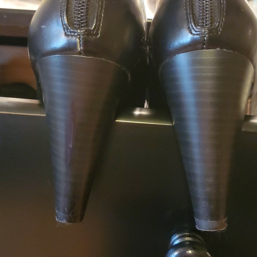 Nine and Co. Black heels shoes. - Picture 7 of 10